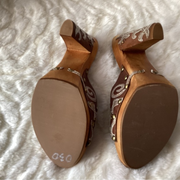 Nine West Krysta platform leather studded mules. - Picture 5 of 5